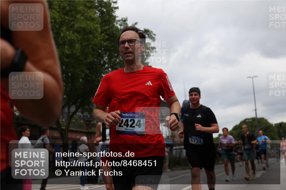 29.06.2025 - hella hamburg halbmarathon Yannick Fuchs http://msf.ph/oto/8468451 29.06.2025 10:57:28 20KM 1184, 1316, 1722, 1724, 1940, 1992, 2424, 3360, 4370, 4665, 5305, 5511, 5734, 6631, 7243, 7333, 8469, 8822, 9124, 9439, 9681, 9899, 10128, 10705, 10766, 10866, 11527, 11657, 11771, 12315, 12316, 12513, 13171, 13528, 13551, 14135, 14313, 14493, 15137, 15516, 15550, 16426, 16478, 16639, 16872, 17071, 17437, 17757, 17890, 17894, 18028, 18122, 18355, 18452 meine-sportfotos.de