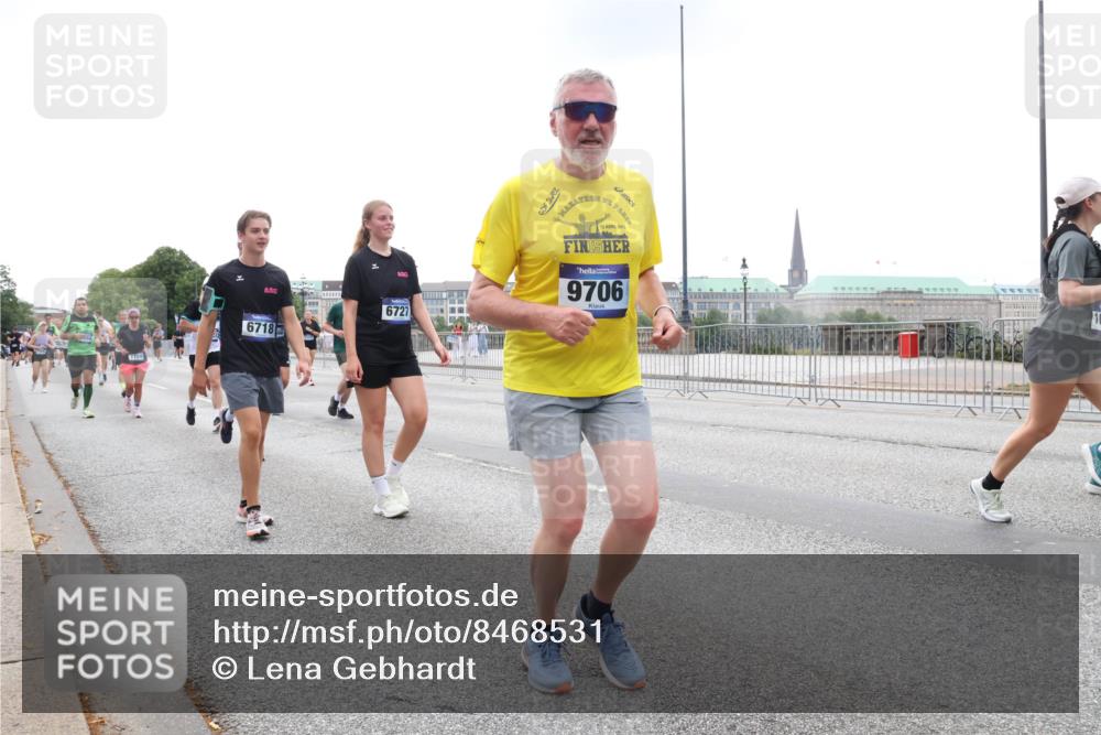 29.06.2025 - hella hamburg halbmarathon Lena Gebhardt http://msf.ph/oto/8468531 29.06.2025 10:32:46 Lombardsbrücke 7750, 6727, 6718, 15, 2012, 9706, 1078, 1199, 1237, 1640, 1732, 2059, 2276, 2959, 3365, 3391, 3422, 3653, 3660, 3670, 3708, 3753, 4096, 4446, 4555, 4857, 5110, 5783, 5871, 5941, 6040, 6228, 6312, 6315, 6861, 7308, 7309, 7387, 7468, 7531, 7633, 7702, 7749, 7750, 7982, 8124, 8127, 8170, 8303, 8625, 8787, 8839, 8840, 8914, 8993, 9010, 9034, 9125, 9143, 9188, 9471, 9542, 9768, 10002, 10013, 10048, 10277, 11260, 11756, 12423, 12424, 14305, 14743 meine-sportfotos.de