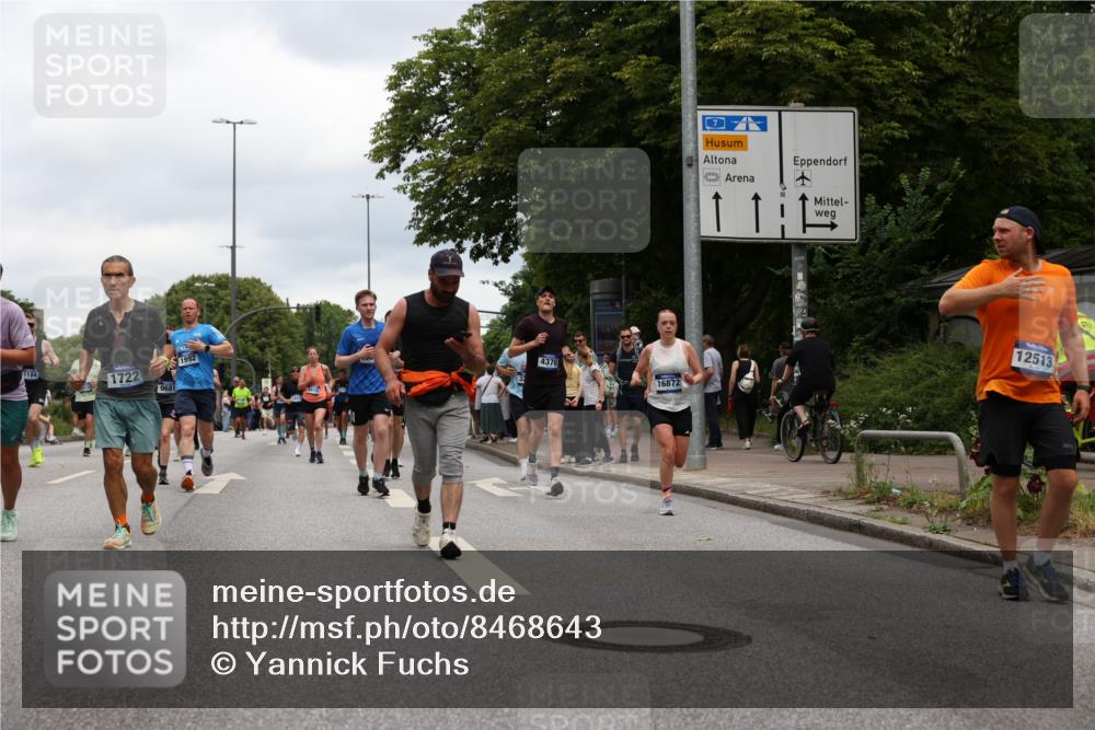 29.06.2025 - hella hamburg halbmarathon Yannick Fuchs http://msf.ph/oto/8468643 29.06.2025 10:57:30 20KM 1184, 1316, 1722, 1724, 1940, 1992, 2424, 3360, 4370, 5305, 5384, 5734, 6631, 7243, 7333, 8469, 8822, 9124, 9439, 9681, 10128, 10705, 10766, 10866, 11527, 11657, 11771, 12315, 12316, 12513, 13171, 13528, 13551, 14135, 14313, 14493, 15137, 15516, 15550, 16426, 16478, 16639, 16872, 17071, 17437, 17757, 17894, 18028, 18122, 18355 meine-sportfotos.de