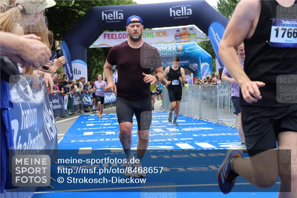 29.06.2025 - hella hamburg halbmarathon Strokosch-Dieckow http://msf.ph/oto/8468657 29.06.2025 10:46:49 Ziel 1139, 3976, 4091, 6630, 11858, 13940, 14385, 14541, 15900, 17172, 17353, 17492, 17669, 17743, 17892, 19105, 19128 meine-sportfotos.de