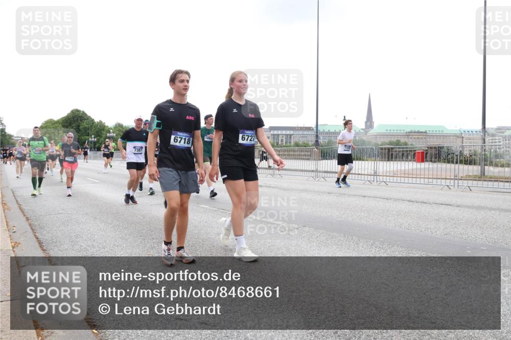 29.06.2025 - hella hamburg halbmarathon Lena Gebhardt http://msf.ph/oto/8468661 29.06.2025 10:32:46 Lombardsbrücke 7750, 7387, 6718, 189, 6727, 1078, 1199, 1237, 1640, 1732, 2059, 2276, 2959, 3365, 3391, 3422, 3653, 3660, 3670, 3708, 3753, 4096, 4446, 4555, 4857, 5110, 5783, 5871, 5941, 6040, 6228, 6312, 6315, 6861, 7308, 7309, 7387, 7468, 7531, 7633, 7702, 7749, 7750, 7982, 8124, 8127, 8170, 8303, 8625, 8787, 8839, 8840, 8914, 8993, 9010, 9034, 9125, 9143, 9188, 9471, 9542, 9768, 10002, 10013, 10048, 10277, 11260, 11756, 12423, 12424, 14305, 14743 meine-sportfotos.de