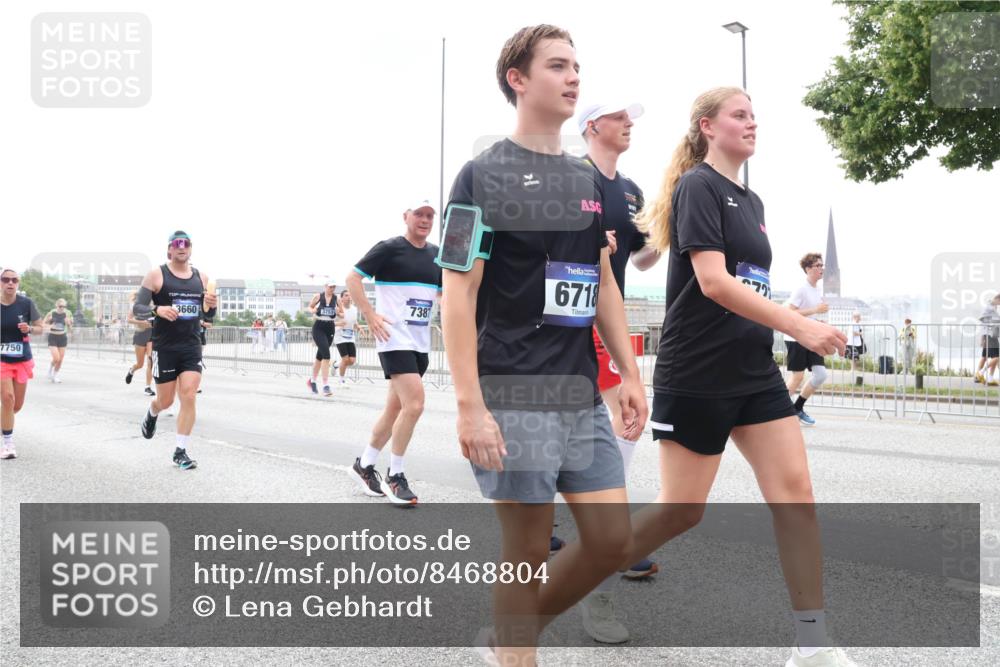 29.06.2025 - hella hamburg halbmarathon Lena Gebhardt http://msf.ph/oto/8468804 29.06.2025 10:32:48 Lombardsbrücke 7750, 3660, 7387, 6718, 1078, 1199, 1237, 1640, 1732, 2059, 2276, 2959, 3365, 3391, 3422, 3653, 3660, 3670, 3708, 3753, 4030, 4096, 4446, 4555, 4650, 4857, 5110, 5783, 5871, 5941, 6040, 6228, 6312, 6315, 6861, 7308, 7309, 7387, 7468, 7531, 7633, 7702, 7749, 7750, 7982, 8127, 8170, 8303, 8625, 8839, 8840, 8914, 8993, 9010, 9034, 9143, 9188, 9471, 9542, 9768, 10002, 10013, 10048, 10277, 11260, 11756, 12423, 12424, 14305, 14743, 15951 meine-sportfotos.de
