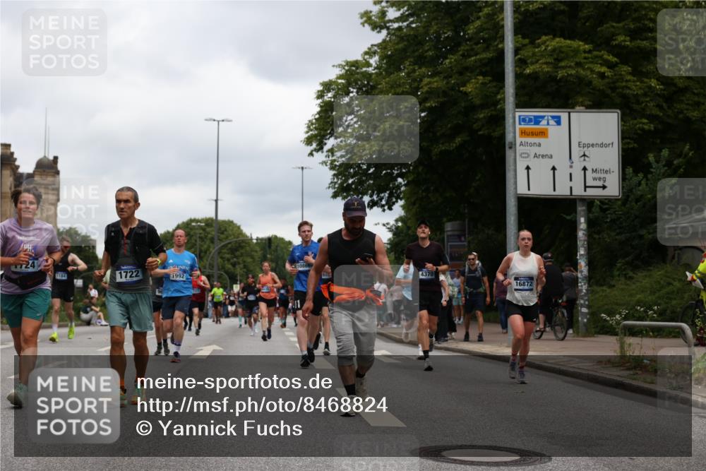 29.06.2025 - hella hamburg halbmarathon Yannick Fuchs http://msf.ph/oto/8468824 29.06.2025 10:57:30 20KM 1184, 1316, 1722, 1724, 1940, 1992, 2424, 3360, 4370, 5305, 5384, 5734, 6631, 7243, 7333, 8469, 8822, 9124, 9439, 9681, 10128, 10705, 10766, 10866, 11527, 11657, 11771, 12315, 12316, 12513, 13171, 13528, 13551, 14135, 14313, 14493, 15137, 15516, 15550, 16426, 16478, 16639, 16872, 17071, 17437, 17757, 17894, 18028, 18122, 18355 meine-sportfotos.de