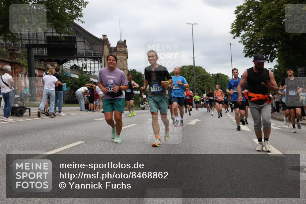 29.06.2025 - hella hamburg halbmarathon Yannick Fuchs http://msf.ph/oto/8468862 29.06.2025 10:57:30 20KM 1184, 1316, 1722, 1724, 1940, 1992, 2424, 3360, 4370, 5305, 5384, 5734, 6631, 7243, 7333, 8469, 8822, 9124, 9439, 9681, 10128, 10705, 10766, 10866, 11527, 11657, 11771, 12315, 12316, 12513, 13171, 13528, 13551, 14135, 14313, 14493, 15137, 15516, 15550, 16426, 16478, 16639, 16872, 17071, 17437, 17757, 17894, 18028, 18122, 18355 meine-sportfotos.de
