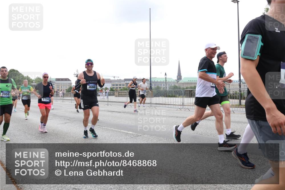 29.06.2025 - hella hamburg halbmarathon Lena Gebhardt http://msf.ph/oto/8468868 29.06.2025 10:32:48 Lombardsbrücke 2059, 19156, 7750, 3660, 1078, 1199, 1237, 1640, 1732, 2059, 2276, 2959, 3365, 3391, 3422, 3653, 3660, 3670, 3708, 3753, 4030, 4096, 4446, 4555, 4650, 4857, 5110, 5783, 5871, 5941, 6040, 6228, 6312, 6315, 6861, 7308, 7309, 7387, 7468, 7531, 7633, 7702, 7749, 7750, 7982, 8127, 8170, 8303, 8625, 8839, 8840, 8914, 8993, 9010, 9034, 9143, 9188, 9471, 9542, 9768, 10002, 10013, 10048, 10277, 11260, 11756, 12423, 12424, 14305, 14743, 15951 meine-sportfotos.de