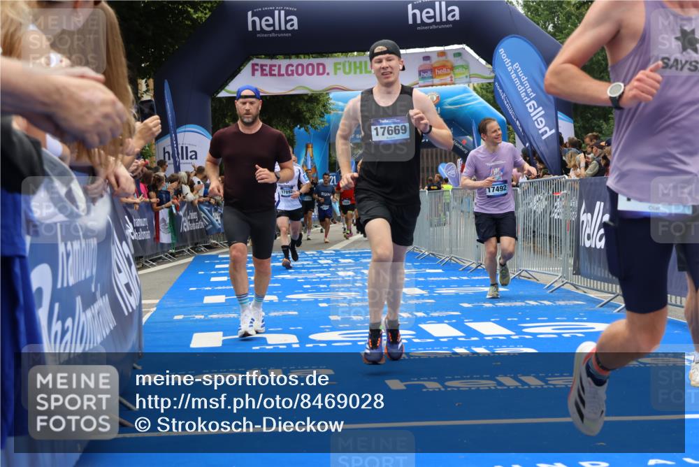 29.06.2025 - hella hamburg halbmarathon Strokosch-Dieckow http://msf.ph/oto/8469028 29.06.2025 10:46:48 Ziel 3976, 4091, 6630, 11858, 13940, 14385, 14541, 15900, 16175, 17172, 17353, 17492, 17669, 17743, 17865, 17892, 19105, 19128 meine-sportfotos.de