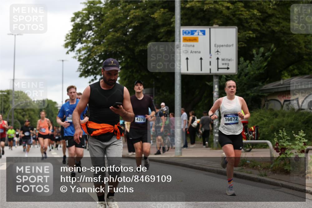 29.06.2025 - hella hamburg halbmarathon Yannick Fuchs http://msf.ph/oto/8469109 29.06.2025 10:57:31 20KM 1184, 1316, 1722, 1724, 1940, 1992, 2424, 3360, 4370, 5305, 5384, 5734, 6631, 7243, 7290, 7333, 8469, 8822, 9124, 9439, 9681, 10128, 10705, 10766, 10866, 11527, 11657, 11771, 12315, 12316, 12513, 12662, 13171, 13528, 13551, 14135, 14313, 14493, 15137, 15516, 15550, 15897, 16426, 16478, 16639, 16872, 17071, 17437, 17757, 17894, 18028, 18122, 18355 meine-sportfotos.de