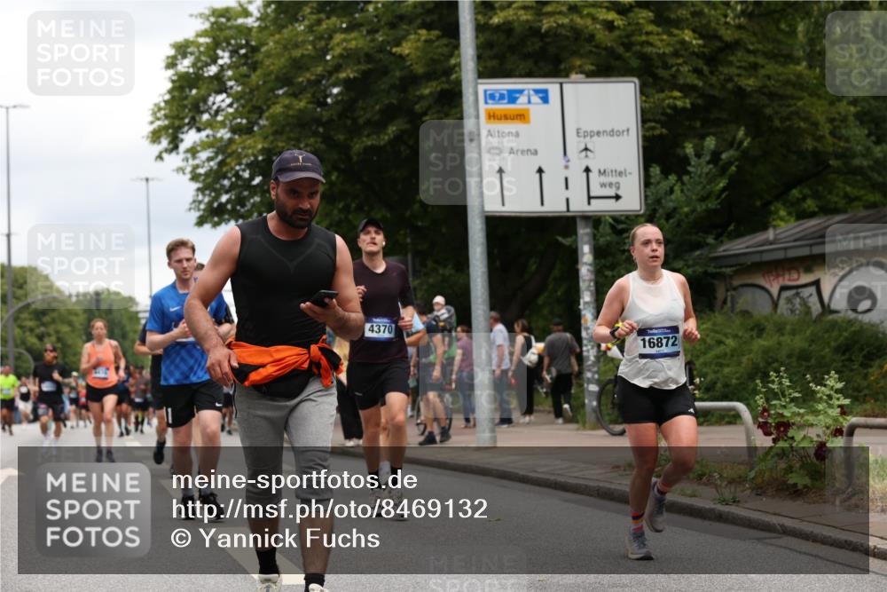 29.06.2025 - hella hamburg halbmarathon Yannick Fuchs http://msf.ph/oto/8469132 29.06.2025 10:57:31 20KM 1184, 1316, 1722, 1724, 1940, 1992, 2424, 3360, 4370, 5305, 5384, 5734, 6631, 7243, 7290, 7333, 8469, 8822, 9124, 9439, 9681, 10128, 10705, 10766, 10866, 11527, 11657, 11771, 12315, 12316, 12513, 12662, 13171, 13528, 13551, 14135, 14313, 14493, 15137, 15516, 15550, 15897, 16426, 16478, 16639, 16872, 17071, 17437, 17757, 17894, 18028, 18122, 18355 meine-sportfotos.de