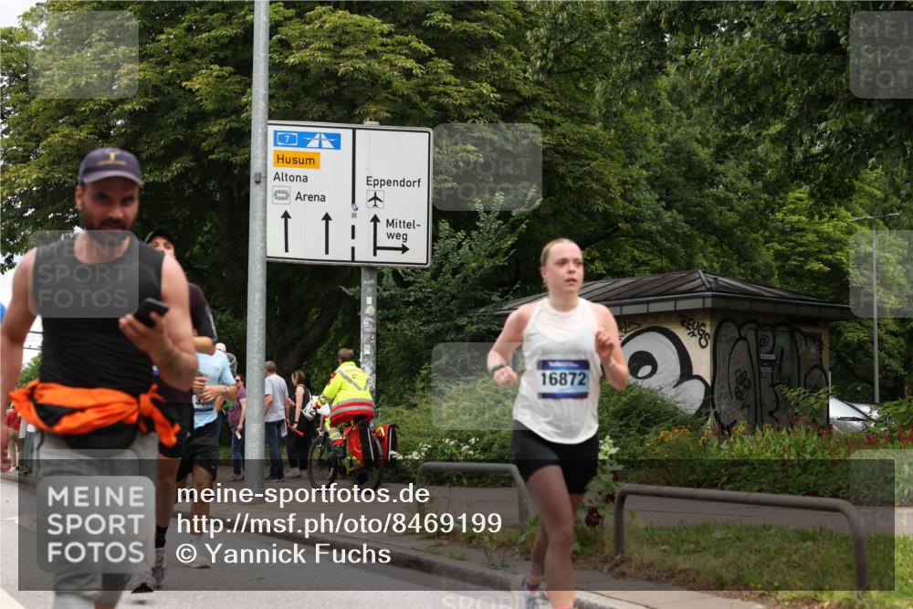29.06.2025 - hella hamburg halbmarathon Yannick Fuchs http://msf.ph/oto/8469199 29.06.2025 10:57:32 20KM 1184, 1316, 1722, 1724, 1940, 1992, 2424, 3360, 4370, 5305, 5384, 5734, 6631, 7243, 7290, 7333, 8469, 8822, 9124, 9439, 9681, 10128, 10705, 10766, 10866, 11527, 11657, 11771, 12315, 12316, 12513, 12662, 13171, 13528, 13551, 14135, 14313, 14493, 15137, 15516, 15550, 15897, 16426, 16478, 16639, 16872, 17071, 17437, 17757, 17894, 18028, 18122, 18355, 18717 meine-sportfotos.de