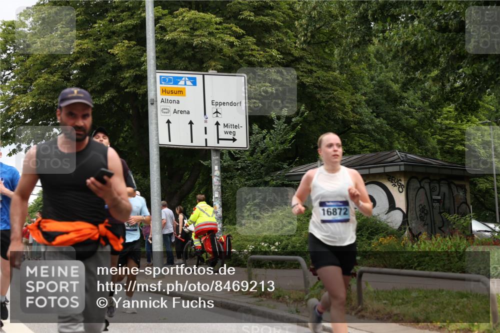 29.06.2025 - hella hamburg halbmarathon Yannick Fuchs http://msf.ph/oto/8469213 29.06.2025 10:57:32 20KM 1184, 1316, 1722, 1724, 1940, 1992, 2424, 3360, 4370, 5305, 5384, 5734, 6631, 7243, 7290, 7333, 8469, 8822, 9124, 9439, 9681, 10128, 10705, 10766, 10866, 11527, 11657, 11771, 12315, 12316, 12513, 12662, 13171, 13528, 13551, 14135, 14313, 14493, 15137, 15516, 15550, 15897, 16426, 16478, 16639, 16872, 17071, 17437, 17757, 17894, 18028, 18122, 18355, 18717 meine-sportfotos.de