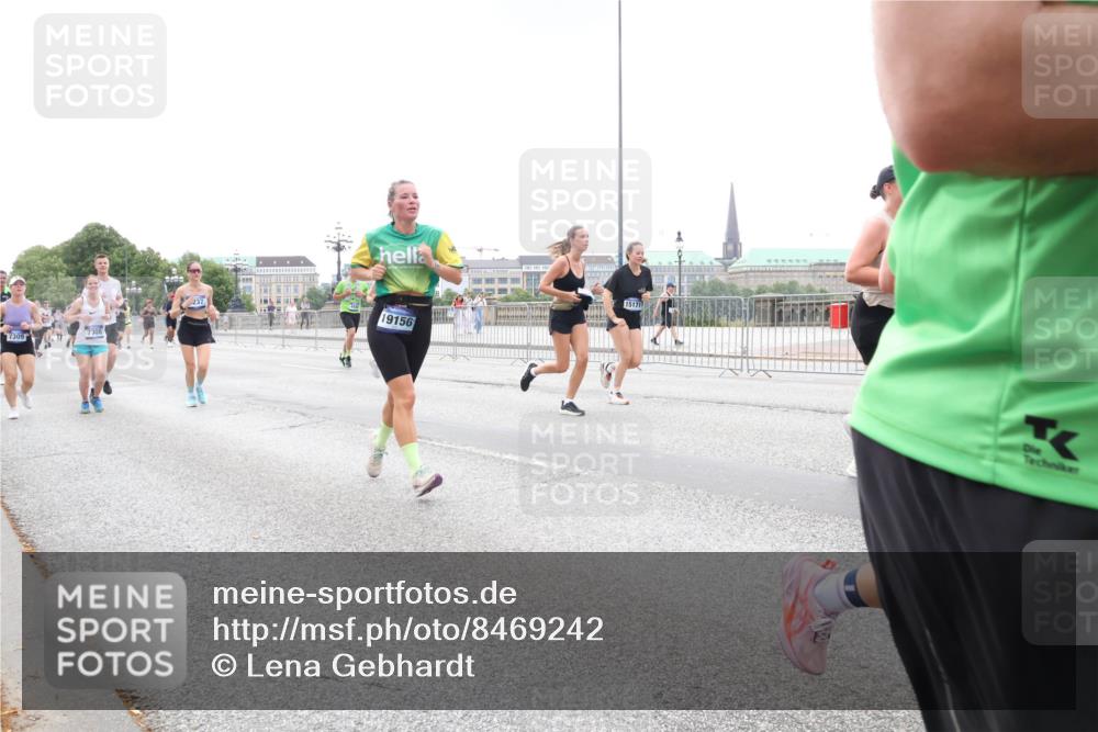 29.06.2025 - hella hamburg halbmarathon Lena Gebhardt http://msf.ph/oto/8469242 29.06.2025 10:32:50 Lombardsbrücke 7309, 19156, 15171, 1078, 1199, 1237, 1324, 1640, 1732, 2059, 2276, 2959, 3365, 3391, 3422, 3653, 3660, 3670, 3708, 3753, 3871, 4030, 4096, 4446, 4555, 4650, 4857, 5110, 5581, 5783, 5871, 5941, 6040, 6228, 6312, 6315, 6861, 7308, 7309, 7387, 7468, 7531, 7633, 7702, 7749, 7750, 7982, 8127, 8170, 8303, 8625, 8839, 8840, 8993, 9010, 9034, 9143, 9188, 9471, 9542, 9768, 10002, 10013, 10048, 10277, 11260, 11756, 12423, 12424, 14305, 14743, 15951 meine-sportfotos.de
