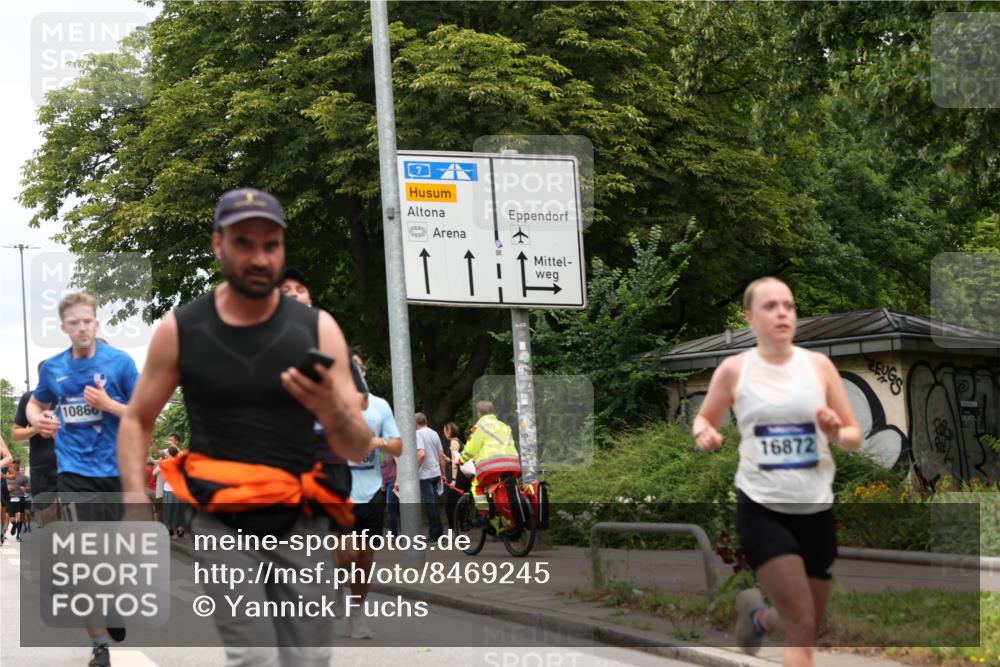 29.06.2025 - hella hamburg halbmarathon Yannick Fuchs http://msf.ph/oto/8469245 29.06.2025 10:57:32 20KM 1184, 1316, 1722, 1724, 1940, 1992, 2424, 3360, 4370, 5305, 5384, 5734, 6631, 7243, 7290, 7333, 8469, 8822, 9124, 9439, 9681, 10128, 10705, 10766, 10866, 11527, 11657, 11771, 12315, 12316, 12513, 12662, 13171, 13528, 13551, 14135, 14313, 14493, 15137, 15516, 15550, 15897, 16426, 16478, 16639, 16872, 17071, 17437, 17757, 17894, 18028, 18122, 18355, 18717 meine-sportfotos.de