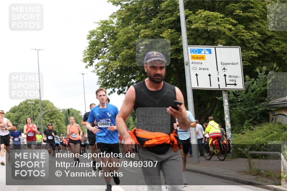 29.06.2025 - hella hamburg halbmarathon Yannick Fuchs http://msf.ph/oto/8469307 29.06.2025 10:57:32 20KM 1184, 1316, 1722, 1724, 1940, 1992, 2424, 3360, 4370, 5305, 5384, 5734, 6631, 7243, 7290, 7333, 8469, 8822, 9124, 9439, 9681, 10128, 10705, 10766, 10866, 11527, 11657, 11771, 12315, 12316, 12513, 12662, 13171, 13528, 13551, 14135, 14313, 14493, 15137, 15516, 15550, 15897, 16426, 16478, 16639, 16872, 17071, 17437, 17757, 17894, 18028, 18122, 18355, 18717 meine-sportfotos.de