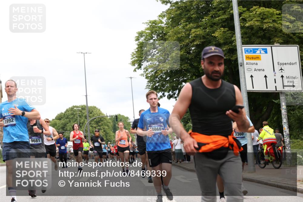 29.06.2025 - hella hamburg halbmarathon Yannick Fuchs http://msf.ph/oto/8469339 29.06.2025 10:57:32 20KM 1184, 1316, 1722, 1724, 1940, 1992, 2424, 3360, 4370, 5305, 5384, 5734, 6631, 7243, 7290, 7333, 8469, 8822, 9124, 9439, 9681, 10128, 10705, 10766, 10866, 11527, 11657, 11771, 12315, 12316, 12513, 12662, 13171, 13528, 13551, 14135, 14313, 14493, 15137, 15516, 15550, 15897, 16426, 16478, 16639, 16872, 17071, 17437, 17757, 17894, 18028, 18122, 18355, 18717 meine-sportfotos.de