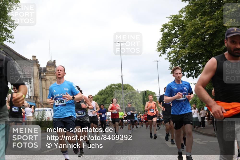 29.06.2025 - hella hamburg halbmarathon Yannick Fuchs http://msf.ph/oto/8469392 29.06.2025 10:57:32 20KM 1184, 1316, 1722, 1724, 1940, 1992, 2424, 3360, 4370, 5305, 5384, 5734, 6631, 7243, 7290, 7333, 8469, 8822, 9124, 9439, 9681, 10128, 10705, 10766, 10866, 11527, 11657, 11771, 12315, 12316, 12513, 12662, 13171, 13528, 13551, 14135, 14313, 14493, 15137, 15516, 15550, 15897, 16426, 16478, 16639, 16872, 17071, 17437, 17757, 17894, 18028, 18122, 18355, 18717 meine-sportfotos.de