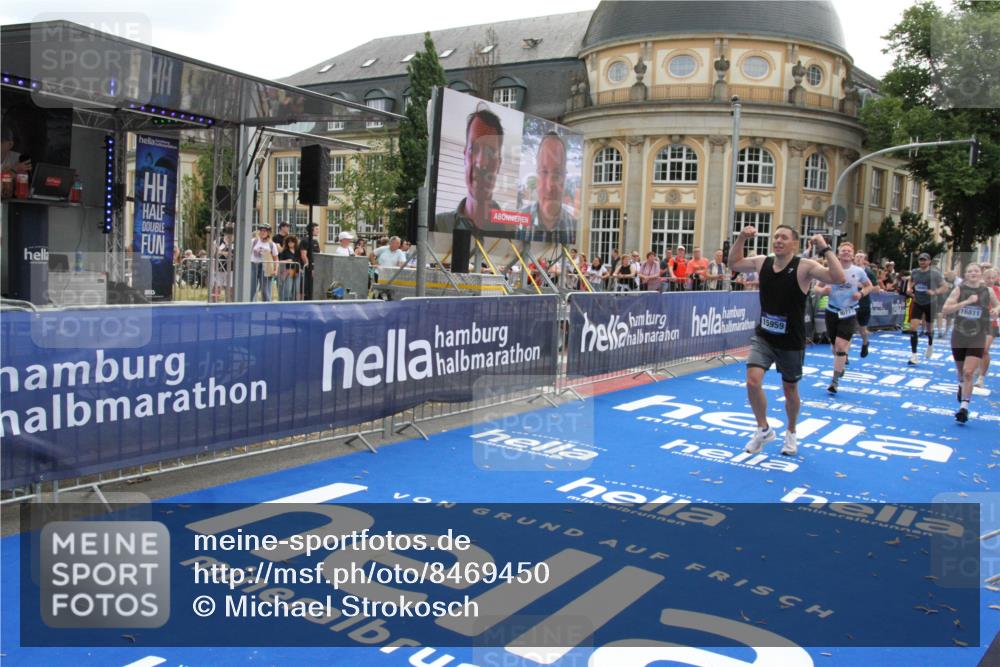 29.06.2025 - hella hamburg halbmarathon Michael Strokosch http://msf.ph/oto/8469450 29.06.2025 10:35:31 Ziel 1344, 1889, 4050, 10771, 15390, 15931, 15959, 16695, 16811, 19022 meine-sportfotos.de