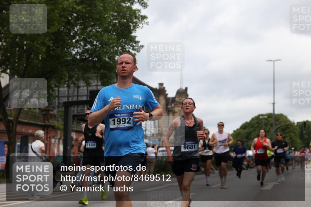 29.06.2025 - hella hamburg halbmarathon Yannick Fuchs http://msf.ph/oto/8469512 29.06.2025 10:57:33 20KM 1184, 1316, 1722, 1724, 1940, 1992, 2424, 3360, 4370, 5305, 5384, 5734, 6631, 7243, 7290, 7333, 8469, 8822, 9124, 9439, 9681, 10128, 10705, 10766, 10866, 11527, 11657, 11771, 12315, 12316, 12513, 12662, 13171, 13528, 13551, 14135, 14313, 14493, 15137, 15516, 15532, 15550, 15897, 16426, 16478, 16639, 16872, 17071, 17437, 17757, 17894, 18028, 18122, 18355, 18717 meine-sportfotos.de