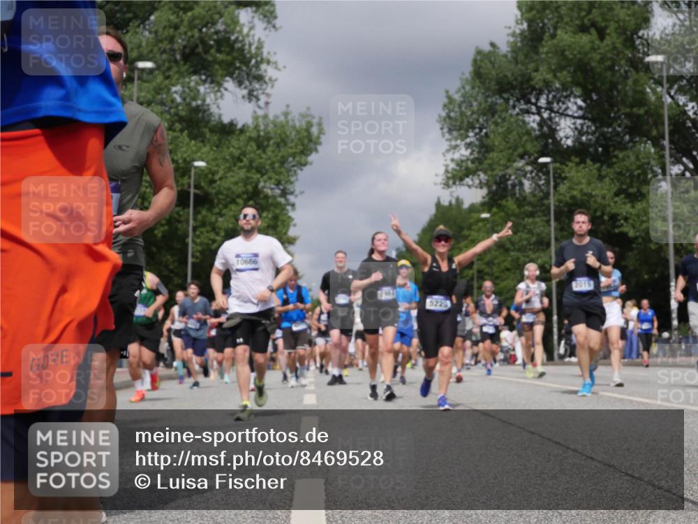29.06.2025 - hella hamburg halbmarathon Luisa Fischer http://msf.ph/oto/8469528 29.06.2025 10:43:21 Kennedybrücke 10666, 17564, 522, 2019, 1058, 2019, 2888, 3237, 3515, 3808, 3883, 3884, 5229, 5701, 5876, 5877, 6866, 6876, 7455, 7456, 7675, 7850, 7984, 8391, 8612, 8865, 8866, 9747, 10818 meine-sportfotos.de