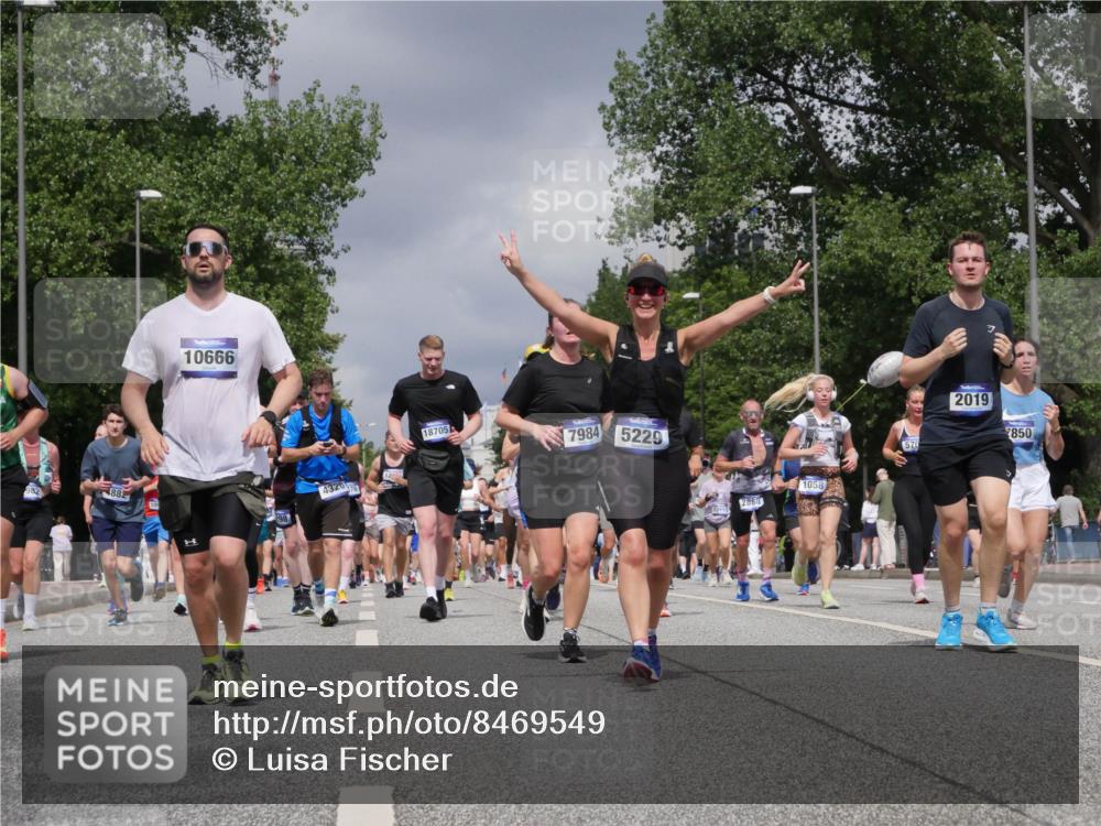 29.06.2025 - hella hamburg halbmarathon Luisa Fischer http://msf.ph/oto/8469549 29.06.2025 10:43:22 Kennedybrücke 882, 10666, 14, 432076, 18705, 7984, 5229, 1058, 2888, 570, 2019, 850, 1058, 2019, 2888, 3237, 3515, 3808, 3883, 3884, 5229, 5263, 5701, 5876, 5877, 6866, 6876, 7455, 7456, 7675, 7850, 7984, 8107, 8391, 9747 meine-sportfotos.de
