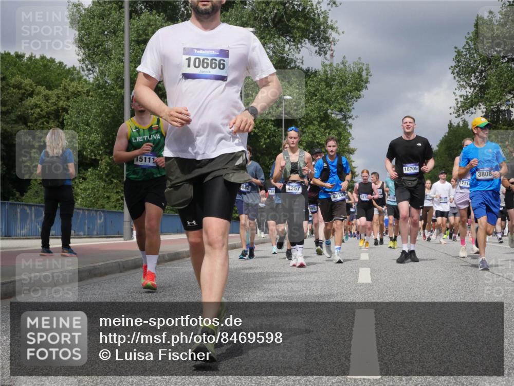 29.06.2025 - hella hamburg halbmarathon Luisa Fischer http://msf.ph/oto/8469598 29.06.2025 10:43:24 Kennedybrücke 15111, 10666, 882, 4257, 181, 298, 18705, 437, 320, 6866, 8107, 1711, 3808, 1058, 2019, 2888, 3237, 3515, 3808, 3883, 5229, 5263, 5701, 5876, 5877, 5901, 6866, 6876, 7455, 7456, 7675, 7850, 7984, 8107, 8391, 9747, 10806 meine-sportfotos.de