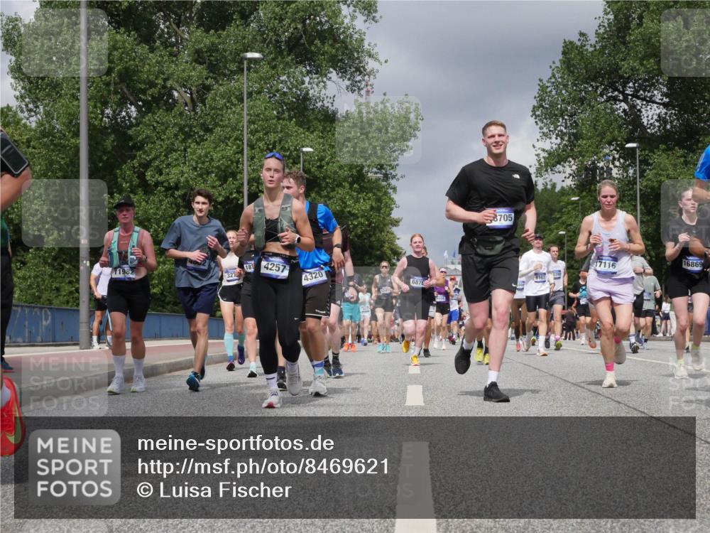 29.06.2025 - hella hamburg halbmarathon Luisa Fischer http://msf.ph/oto/8469621 29.06.2025 10:43:25 Kennedybrücke 11982, 18, 4257, 32, 4320, 6876, 8705, 8107, 17116, 16869, 1058, 2019, 2888, 3237, 3808, 5229, 5263, 5701, 5876, 5877, 5901, 6866, 6876, 7455, 7456, 7675, 7850, 7984, 8107, 8391, 10806 meine-sportfotos.de
