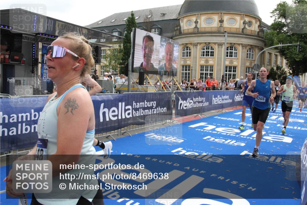 29.06.2025 - hella hamburg halbmarathon Michael Strokosch http://msf.ph/oto/8469638 29.06.2025 10:35:38 Ziel 1344, 4062, 5269, 10384, 14841, 16123, 16695, 17612, 17826, 18841 meine-sportfotos.de