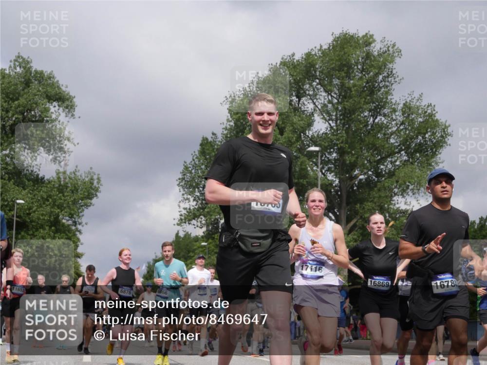 29.06.2025 - hella hamburg halbmarathon Luisa Fischer http://msf.ph/oto/8469647 29.06.2025 10:43:27 Kennedybrücke 6866, 6876, 12631, 11653, 8107, 10703, 17116, 16869, 16784, 1058, 1586, 2019, 2888, 3808, 5229, 5263, 5654, 5701, 5876, 5877, 5901, 6866, 6876, 7174, 7675, 7850, 7984, 8107, 8391, 9495, 10806 meine-sportfotos.de
