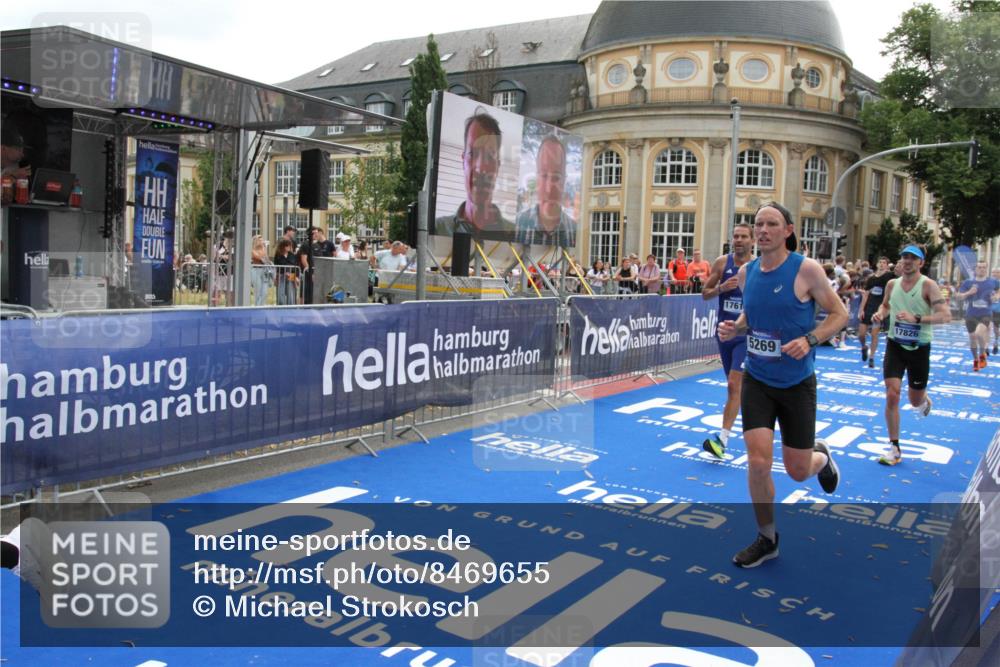 29.06.2025 - hella hamburg halbmarathon Michael Strokosch http://msf.ph/oto/8469655 29.06.2025 10:35:38 Ziel 1344, 4062, 5269, 10384, 14841, 16123, 16695, 17612, 17826, 18841 meine-sportfotos.de