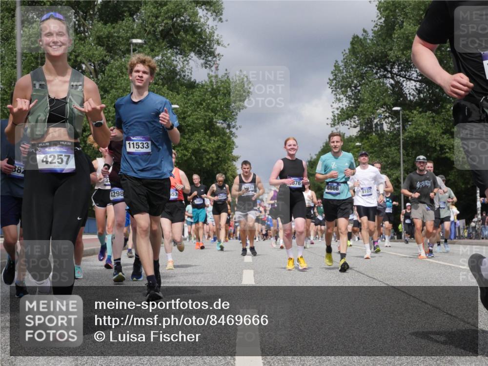 29.06.2025 - hella hamburg halbmarathon Luisa Fischer http://msf.ph/oto/8469666 29.06.2025 10:43:27 Kennedybrücke 382, 4257, 11533, 876, 4298, 10631, 653, 6866, 12414, 8107, 5045, 1058, 1586, 2019, 2888, 3808, 5229, 5263, 5654, 5701, 5876, 5877, 5901, 6866, 6876, 7174, 7675, 7850, 7984, 8107, 8391, 9495, 10806 meine-sportfotos.de