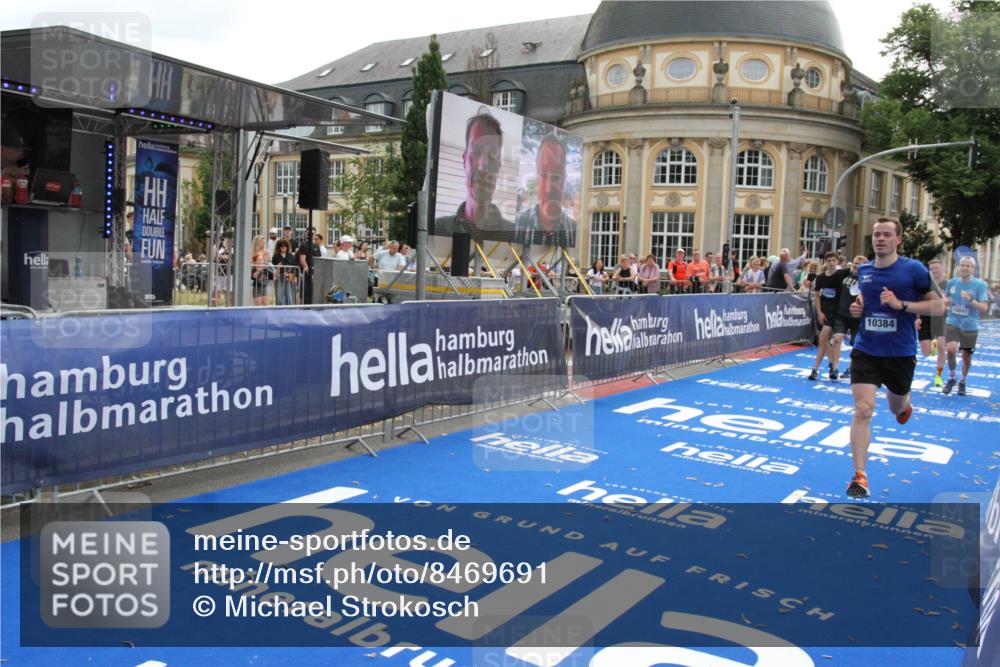 29.06.2025 - hella hamburg halbmarathon Michael Strokosch http://msf.ph/oto/8469691 29.06.2025 10:35:40 Ziel 4062, 5269, 10384, 14841, 16123, 16695, 17612, 17826, 18841 meine-sportfotos.de