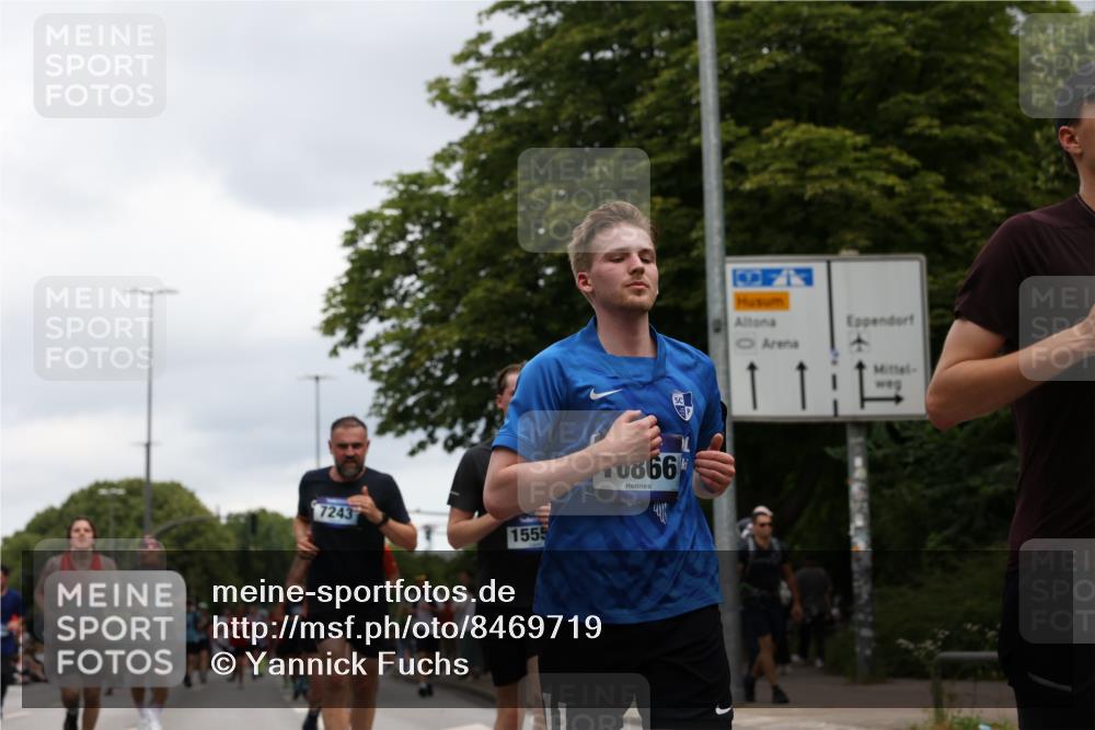 29.06.2025 - hella hamburg halbmarathon Yannick Fuchs http://msf.ph/oto/8469719 29.06.2025 10:57:34 20KM 1184, 1316, 1722, 1724, 1940, 1992, 2424, 2685, 3360, 4370, 5305, 5384, 5734, 6631, 7243, 7290, 7333, 8822, 9124, 9439, 9681, 10128, 10705, 10766, 10866, 11527, 11657, 11771, 12315, 12316, 12513, 12662, 13171, 13528, 13551, 14135, 14313, 14493, 15137, 15516, 15532, 15550, 15897, 16424, 16426, 16478, 16639, 16872, 17071, 17437, 17757, 17894, 18028, 18122, 18355, 18717 meine-sportfotos.de