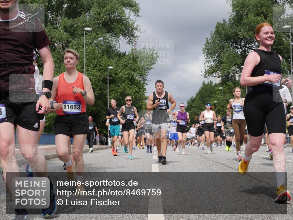 29.06.2025 - hella hamburg halbmarathon Luisa Fischer http://msf.ph/oto/8469759 29.06.2025 10:43:30 Kennedybrücke 11653, 5045, 12414, 631, 654, 16966, 1058, 1291, 1586, 1899, 2572, 2888, 5263, 5654, 5701, 5901, 6673, 6866, 6876, 7174, 8107, 8391, 9495, 10806, 10833 meine-sportfotos.de