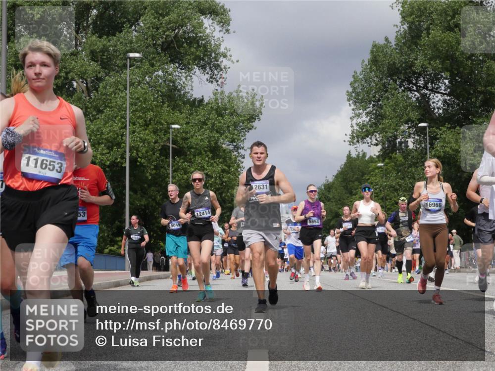 29.06.2025 - hella hamburg halbmarathon Luisa Fischer http://msf.ph/oto/8469770 29.06.2025 10:43:30 Kennedybrücke 11653, 53, 10849, 5045, 12414, 2631, 125, 5654, 1617, 16966, 1058, 1291, 1586, 1899, 2572, 2888, 5263, 5654, 5701, 5901, 6673, 6866, 6876, 7174, 8107, 8391, 9495, 10806, 10833 meine-sportfotos.de