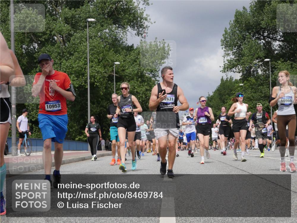 29.06.2025 - hella hamburg halbmarathon Luisa Fischer http://msf.ph/oto/8469784 29.06.2025 10:43:31 Kennedybrücke 10953, 5045, 2631, 5654, 12364, 1617, 16966, 1058, 1291, 1586, 1899, 2515, 2572, 2888, 5263, 5654, 5701, 5901, 6673, 6866, 6876, 6920, 7174, 8107, 8391, 9495, 10806, 10833 meine-sportfotos.de