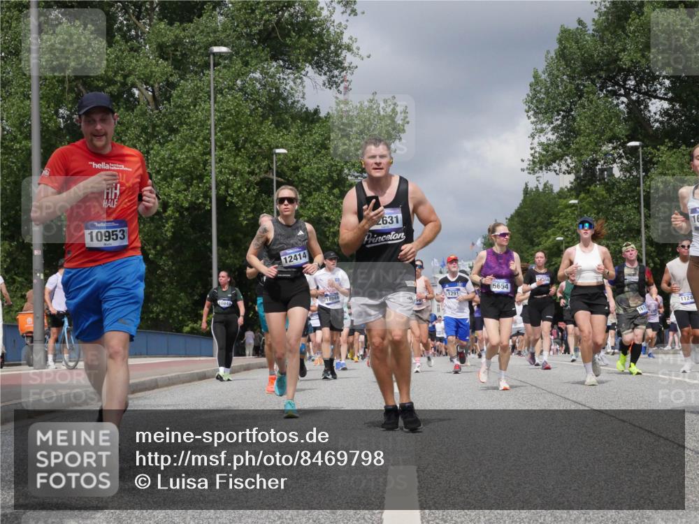 29.06.2025 - hella hamburg halbmarathon Luisa Fischer http://msf.ph/oto/8469798 29.06.2025 10:43:31 Kennedybrücke 10953, 10849, 12414, 2631, 18944, 1291, 5654, 64, 1617, 1124, 16, 1058, 1291, 1586, 1899, 2515, 2572, 2888, 5263, 5654, 5701, 5901, 6673, 6866, 6876, 6920, 7174, 8107, 8391, 9495, 10806, 10833 meine-sportfotos.de