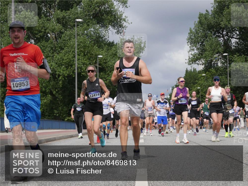 29.06.2025 - hella hamburg halbmarathon Luisa Fischer http://msf.ph/oto/8469813 29.06.2025 10:43:32 Kennedybrücke 10953, 10849, 12414, 10833, 1899, 129, 5654, 12364, 2515, 1617, 1058, 1291, 1586, 1899, 2515, 2572, 2888, 4271, 5263, 5654, 5701, 5901, 6673, 6866, 6876, 6920, 7174, 8107, 8391, 8984, 9187, 9495, 10806, 10833 meine-sportfotos.de
