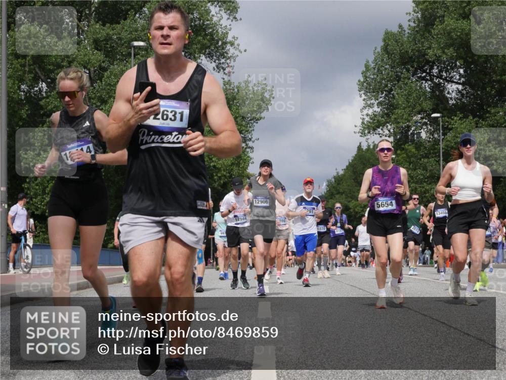 29.06.2025 - hella hamburg halbmarathon Luisa Fischer http://msf.ph/oto/8469859 29.06.2025 10:43:33 Kennedybrücke 14, 2631, 997, 18944, 12906, 899, 291, 6920, 918, 5654, 2515, 13466, 1291, 1586, 1899, 2515, 2572, 4271, 5263, 5654, 5701, 5901, 5975, 6673, 6866, 6876, 6920, 7174, 8107, 8984, 9187, 9468, 9495, 10806, 10833 meine-sportfotos.de
