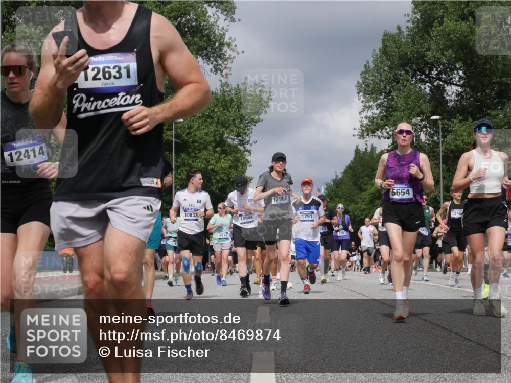 29.06.2025 - hella hamburg halbmarathon Luisa Fischer http://msf.ph/oto/8469874 29.06.2025 10:43:33 Kennedybrücke 12414, 12631, 10833, 9974, 18944, 12906, 1291, 920, 9187, 5654, 1346, 1291, 1586, 1899, 2515, 2572, 4271, 5263, 5654, 5701, 5901, 5975, 6673, 6866, 6876, 6920, 7174, 8107, 8984, 9187, 9468, 9495, 10806, 10833 meine-sportfotos.de