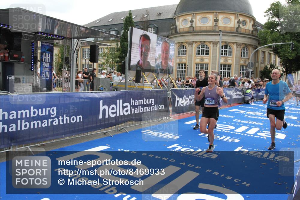 29.06.2025 - hella hamburg halbmarathon Michael Strokosch http://msf.ph/oto/8469933 29.06.2025 10:35:44 Ziel 4062, 12462, 12899, 14841, 16119, 16123, 18841 meine-sportfotos.de