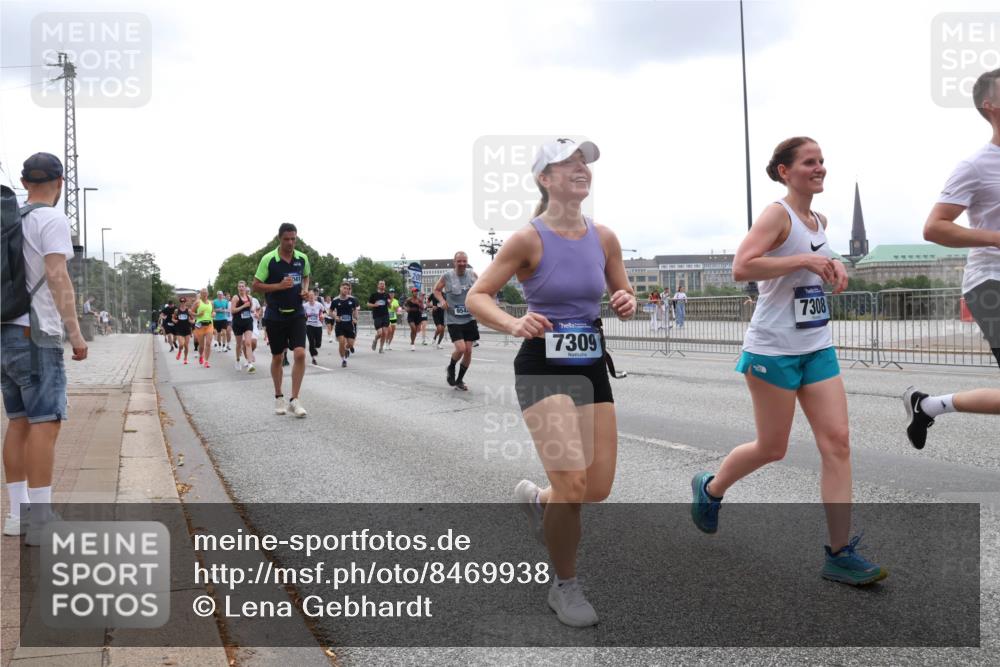 29.06.2025 - hella hamburg halbmarathon Lena Gebhardt http://msf.ph/oto/8469938 29.06.2025 10:32:54 Lombardsbrücke 954, 7309, 7308, 1078, 1199, 1237, 1324, 1640, 1732, 2059, 2276, 2959, 3391, 3422, 3653, 3660, 3670, 3708, 3753, 3871, 4030, 4096, 4446, 4555, 4650, 5110, 5180, 5581, 5783, 5871, 5917, 5941, 6040, 6228, 6312, 6315, 6861, 7308, 7309, 7387, 7468, 7531, 7633, 7702, 7749, 7750, 7982, 8170, 8303, 8595, 8625, 8839, 8840, 9010, 9034, 9143, 9188, 9289, 9471, 9542, 9768, 10002, 10013, 10048, 10277, 11229, 11260, 11756, 12039, 12423, 12424, 14305, 14743, 15951 meine-sportfotos.de