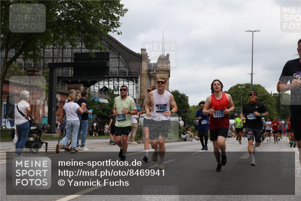 29.06.2025 - hella hamburg halbmarathon Yannick Fuchs http://msf.ph/oto/8469941 29.06.2025 10:57:35 20KM 1184, 1316, 1722, 1724, 1940, 1992, 2424, 2685, 3360, 4328, 4370, 5305, 5384, 5734, 6631, 7243, 7290, 7333, 8822, 9124, 9439, 9681, 10128, 10705, 10766, 10866, 11527, 11657, 11771, 12315, 12316, 12513, 12662, 13171, 13528, 13551, 14135, 14313, 14493, 15137, 15516, 15532, 15550, 15897, 16424, 16426, 16478, 16639, 16872, 17071, 17437, 17757, 17894, 18028, 18122, 18355, 18717 meine-sportfotos.de