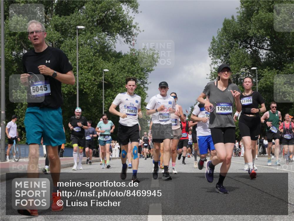 29.06.2025 - hella hamburg halbmarathon Luisa Fischer http://msf.ph/oto/8469945 29.06.2025 10:43:35 Kennedybrücke 5045, 14327, 18101, 9971, 10833, 18944, 899, 8984, 12, 12906, 12364, 2515, 4271, 1291, 1586, 1899, 2515, 2572, 4271, 5263, 5654, 5702, 5901, 5975, 6673, 6920, 7174, 8107, 8984, 9187, 9468, 9495, 9977, 10806, 10833 meine-sportfotos.de