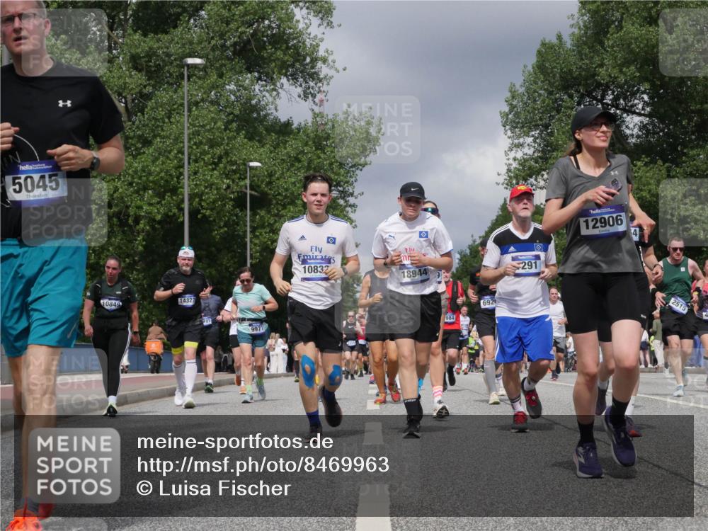 29.06.2025 - hella hamburg halbmarathon Luisa Fischer http://msf.ph/oto/8469963 29.06.2025 10:43:36 Kennedybrücke 5045, 10849, 14327, 01, 9971, 10832, 18944, 984, 692, 291, 12906, 2515, 1291, 1586, 1899, 2515, 2572, 4271, 5654, 5702, 5901, 5975, 6673, 6920, 7174, 8984, 9187, 9468, 9495, 9977, 10806, 10833 meine-sportfotos.de