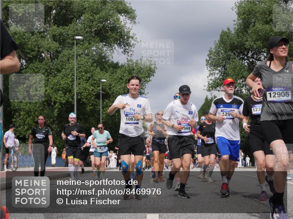 29.06.2025 - hella hamburg halbmarathon Luisa Fischer http://msf.ph/oto/8469976 29.06.2025 10:43:36 Kennedybrücke 10849, 4327, 9971, 4, 1083, 944, 129, 123, 920, 12906, 1291, 1586, 1899, 2515, 2572, 4271, 5654, 5702, 5901, 5975, 6673, 6920, 7174, 8984, 9187, 9468, 9495, 9977, 10806, 10833 meine-sportfotos.de