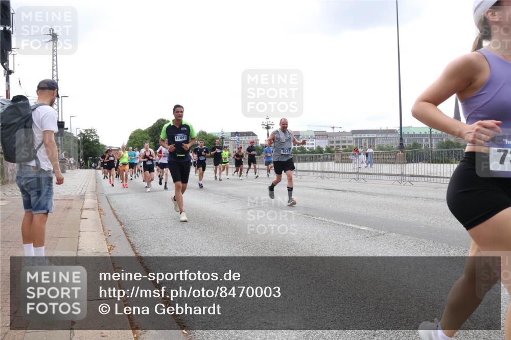 29.06.2025 - hella hamburg halbmarathon Lena Gebhardt http://msf.ph/oto/8470003 29.06.2025 10:32:54 Lombardsbrücke 3422, 17041, 9034, 9542, 7, 1078, 1199, 1237, 1324, 1640, 1732, 2059, 2276, 2959, 3391, 3422, 3653, 3660, 3670, 3708, 3753, 3871, 4030, 4096, 4446, 4555, 4650, 5110, 5180, 5581, 5783, 5871, 5917, 5941, 6040, 6228, 6312, 6315, 6861, 7308, 7309, 7387, 7468, 7531, 7633, 7702, 7749, 7750, 7982, 8170, 8303, 8595, 8625, 8839, 8840, 9010, 9034, 9143, 9188, 9289, 9471, 9542, 9768, 10002, 10013, 10048, 10277, 11229, 11260, 11756, 12039, 12423, 12424, 14305, 14743, 15951 meine-sportfotos.de