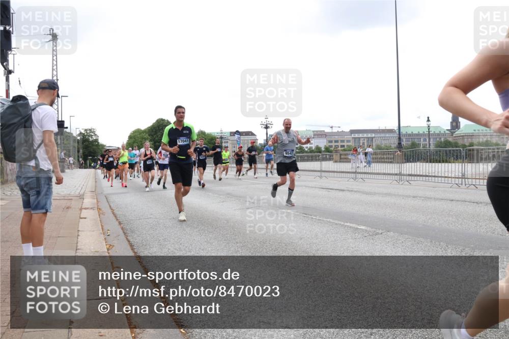 29.06.2025 - hella hamburg halbmarathon Lena Gebhardt http://msf.ph/oto/8470023 29.06.2025 10:32:54 Lombardsbrücke 17041, 9542, 1078, 1199, 1237, 1324, 1640, 1732, 2059, 2276, 2959, 3391, 3422, 3653, 3660, 3670, 3708, 3753, 3871, 4030, 4096, 4446, 4555, 4650, 5110, 5180, 5581, 5783, 5871, 5917, 5941, 6040, 6228, 6312, 6315, 6861, 7308, 7309, 7387, 7468, 7531, 7633, 7702, 7749, 7750, 7982, 8170, 8303, 8595, 8625, 8839, 8840, 9010, 9034, 9143, 9188, 9289, 9471, 9542, 9768, 10002, 10013, 10048, 10277, 11229, 11260, 11756, 12039, 12423, 12424, 14305, 14743, 15951 meine-sportfotos.de