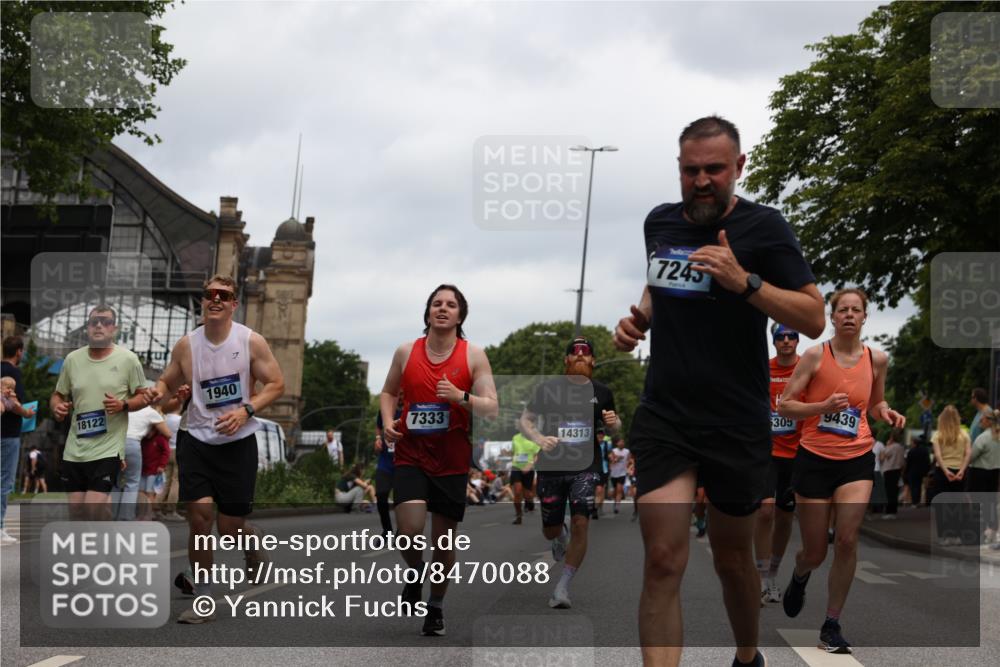 29.06.2025 - hella hamburg halbmarathon Yannick Fuchs http://msf.ph/oto/8470088 29.06.2025 10:57:35 20KM 1184, 1316, 1722, 1724, 1940, 1992, 2424, 2685, 3360, 4328, 4370, 5305, 5384, 5734, 6631, 7243, 7290, 7333, 8822, 9124, 9439, 9681, 10128, 10705, 10766, 10866, 11527, 11657, 11771, 12315, 12316, 12513, 12662, 13171, 13528, 13551, 14135, 14313, 14493, 15137, 15516, 15532, 15550, 15897, 16424, 16426, 16478, 16639, 16872, 17071, 17437, 17757, 17894, 18028, 18122, 18355, 18717 meine-sportfotos.de