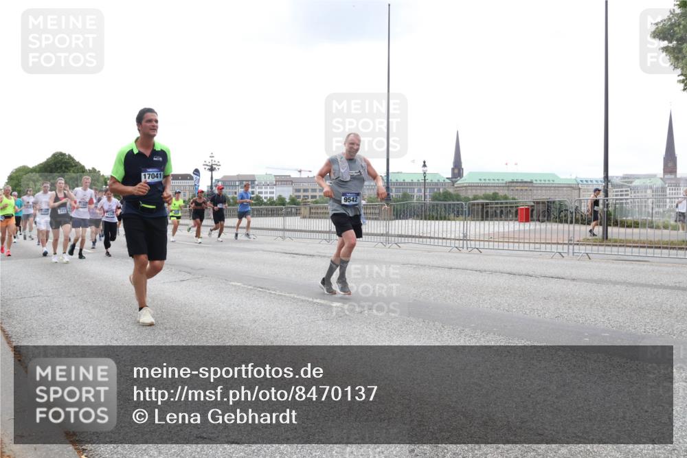 29.06.2025 - hella hamburg halbmarathon Lena Gebhardt http://msf.ph/oto/8470137 29.06.2025 10:32:55 Lombardsbrücke 15997, 17041, 9542, 1078, 1199, 1237, 1324, 1640, 1732, 2038, 2054, 2059, 2276, 2959, 3391, 3422, 3653, 3660, 3670, 3708, 3753, 3871, 4030, 4096, 4446, 4555, 4650, 5110, 5180, 5581, 5783, 5871, 5917, 5941, 6040, 6228, 6312, 6315, 6861, 7308, 7309, 7387, 7531, 7633, 7702, 7749, 7750, 7982, 8170, 8595, 8625, 8839, 9010, 9034, 9143, 9188, 9289, 9471, 9542, 9768, 10002, 10013, 10048, 10277, 11229, 11260, 11713, 11756, 12039, 12423, 12424, 14305, 14743, 15951 meine-sportfotos.de
