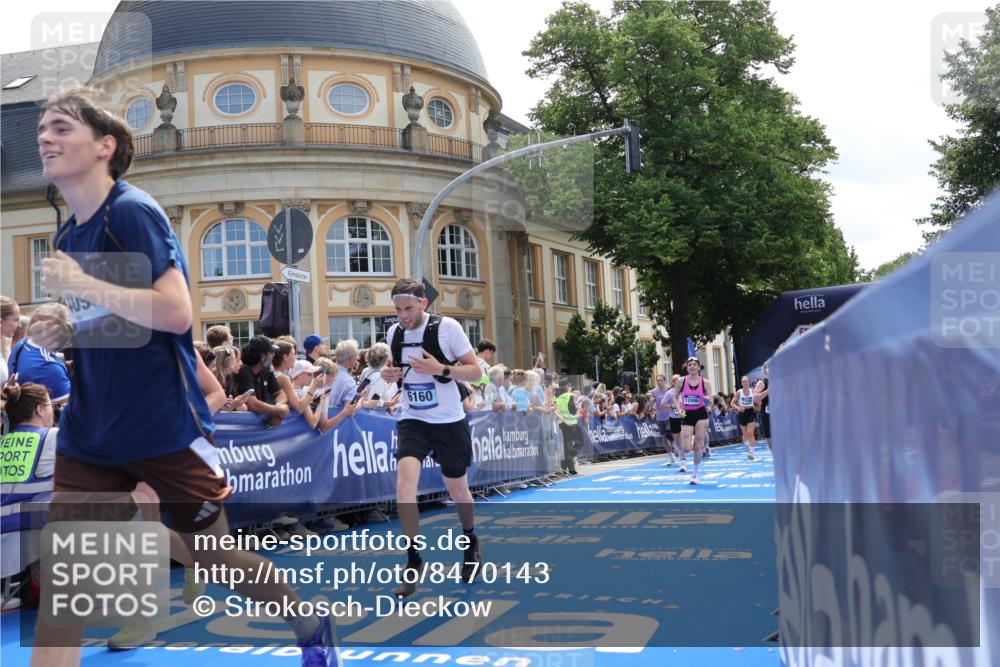 29.06.2025 - hella hamburg halbmarathon Strokosch-Dieckow http://msf.ph/oto/8470143 29.06.2025 11:25:41 Ziel 2925, 3247, 6160, 6287, 8127, 10167, 10172, 10754, 12996, 14095, 14143, 15129, 16838, 17593, 17594, 18818 meine-sportfotos.de