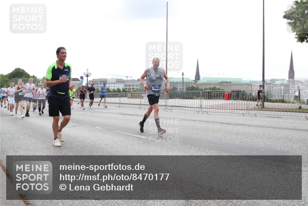 29.06.2025 - hella hamburg halbmarathon Lena Gebhardt http://msf.ph/oto/8470177 29.06.2025 10:32:55 Lombardsbrücke 342, 14347, 9542, 1078, 1199, 1237, 1324, 1640, 1732, 2038, 2054, 2059, 2276, 2959, 3391, 3422, 3653, 3660, 3670, 3708, 3753, 3871, 4030, 4096, 4446, 4555, 4650, 5110, 5180, 5581, 5783, 5871, 5917, 5941, 6040, 6228, 6312, 6315, 6861, 7308, 7309, 7387, 7531, 7633, 7702, 7749, 7750, 7982, 8170, 8595, 8625, 8839, 9010, 9034, 9143, 9188, 9289, 9471, 9542, 9768, 10002, 10013, 10048, 10277, 11229, 11260, 11713, 11756, 12039, 12423, 12424, 14305, 14743, 15951 meine-sportfotos.de